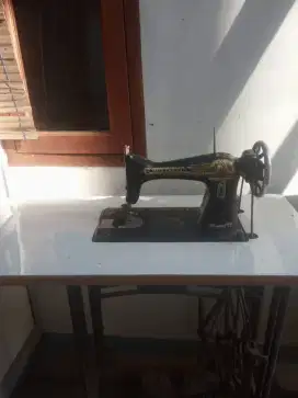mesin jahit + meja