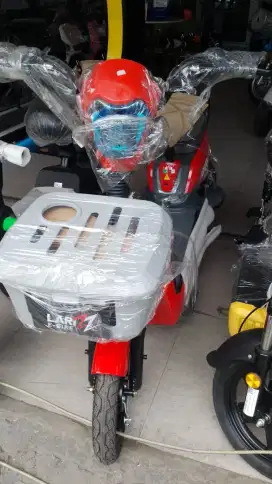 Di jual sepedah listrik merek larizz