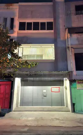 Disewakan  Rumah untuk buka usaha dan tempat tinggal