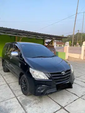 Kijang Innova E AT 2015