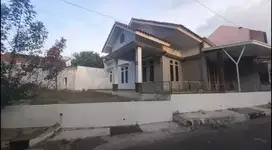 Rumah Komplek One Gate Jalan Perjuangan Puri Tamansari