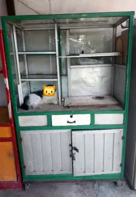 Etalase Bekas Jualan