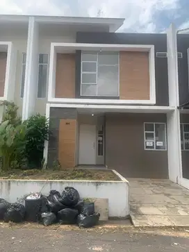 Rumah VILLA BUKIT INDAH BATAM CENTER