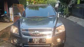 Dijual mobil keluarga nyaman Captiva Bensin 2008