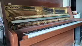 Upright Piano Yamaha LU-101, 2 Pedal (Bekas)