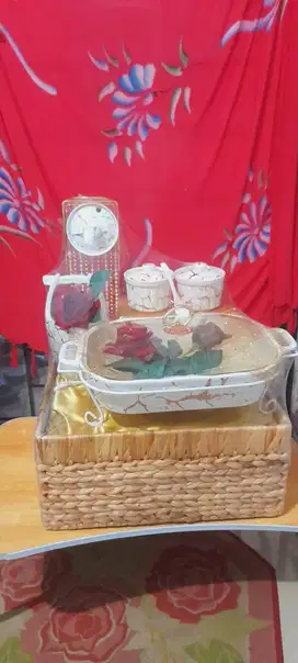 Dijual hampers keramik merk Fiorenza Rp.450.000,-