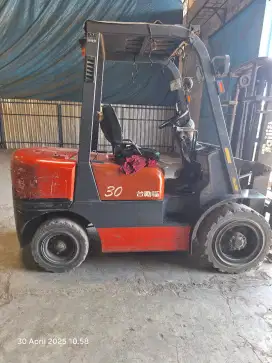 Forklif 3.0 tailif mesin isuzu