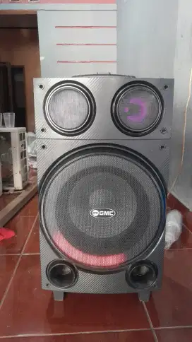 Speker GMC 897L