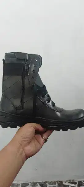 Sepatu PDL bekas rasa baru