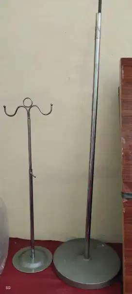 Tiang Besi  Gantungan Pajangan Patung