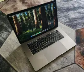 Macbook Pro 2018 15 inch Touchbar core i9 32/1TB