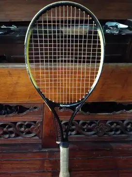Raket tenis merk nassau