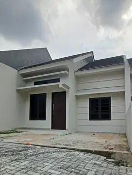 RUMAH SIAP HUNI, 700 METER DARI JALAN RAYA KALIMULYA, BEBAS BIAYA