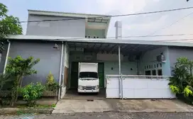 Rumah dan gudang