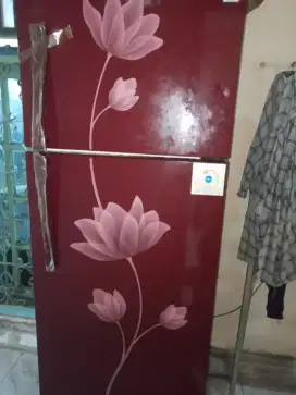 kulkas polytron 2 pintu