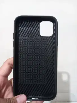 Hardcase Hitam Ip 11