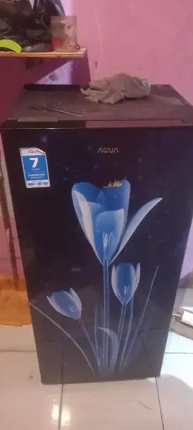 Kulkas seken second AQUA AQR D191