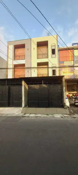 Sisa 1 unit saja rumah kos baru full furnish nol jalan raya karah