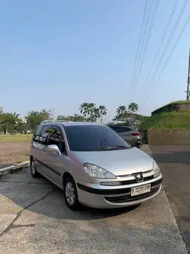 DIJUAL PEUGEOT 807 2003 SEHAT