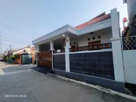 RUMAH BARU HOEK AKSE S JALAN LEBAR DI MARGAHAYU RAYA BANDUNG