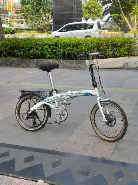 Sepeda lipat folding city by element Taiwan 20 putih 6speed