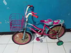Sepeda anak Princes roda 4 ring 16