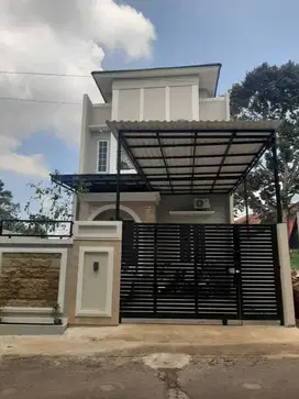 DiJual Rumah READY MEWAH 2LT di Grafika Banyumanik Semarang