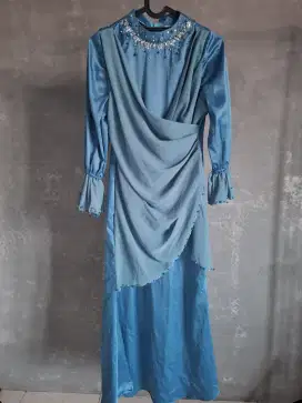 Baju warna biru wardah sekali pakai