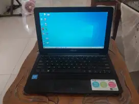 Laptop Notebook Netbook Asus e202s intel Celeron 2Gb 320Gb Mulus