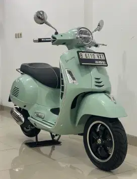KM 100perak Vespa GTS 150 I-get 150 ABS thn 2022 Siap Pakai