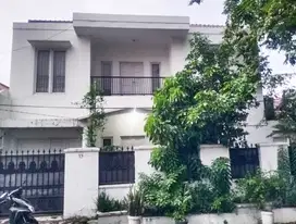 Murah ! Rumah minimalis di Tebet Timur, Jalan 2 mobil lebar