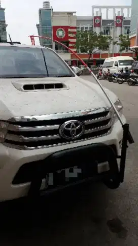 Buggy Whip Hilux