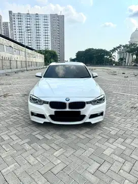 BMW 330i M sport LOW KM