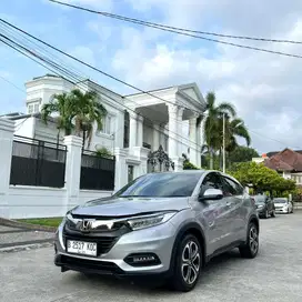 Honda hrv se matic 2018 (dp 30 jt)