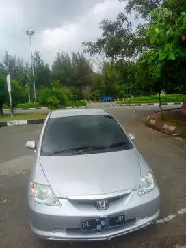 Mobil Honda city VTEC 2004
