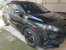 Dijual Honda hrv type E cvt matic nik 2016
