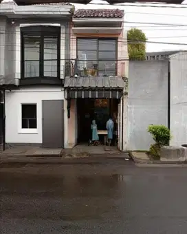 Rumah 2 lantai Margahayu raya 300 ++jutaan