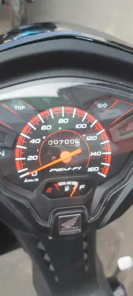 Km 700 Honda Revo fit seperti baru cash kredit