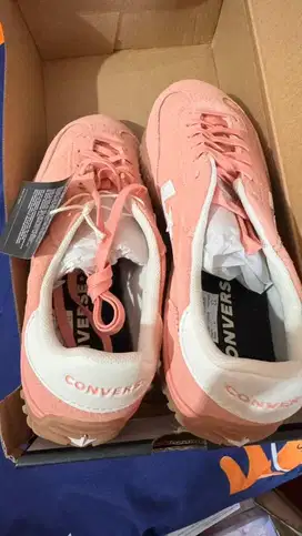 CONVERSE RUN STAR TRAINER WARNA FLAMINGO FADE