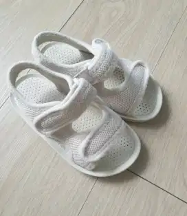 Sepatu anak 3-4 yo