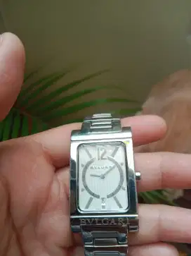Jam BVLGARI pemberian orang tua