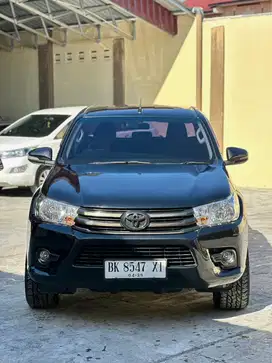 Toyota hilux 2.4 V at matic 4x4 2018