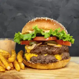 Pegawai Kedai Burger