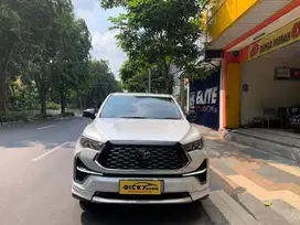 zenix 2023 q hybrid modelista