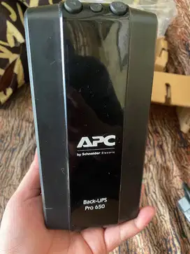 Stabilizer Listrik Schneider APC Back UPS 650Pro