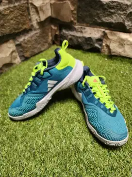 SEPATU TENNIS ADIDAS BARICADE GREEN