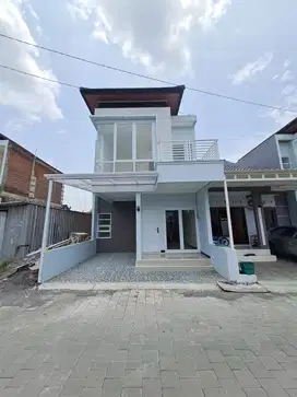 Di Jual rumah dua lantai siap huni gentan baki