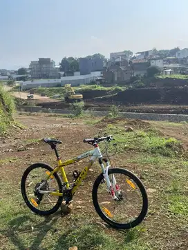 Sepeda MTB Giant XTC