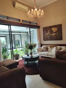 Rumah di Kota Baru Parahyangan, SHM Kawasan Bandoeng Tempo Doeloe