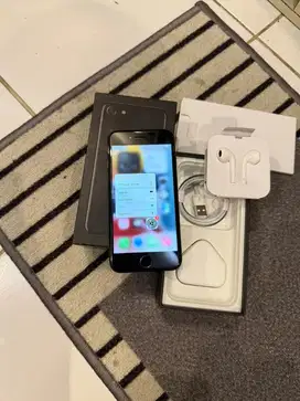 Dijual Iphone 7 Jetblack 128GB Teregister Lengkap